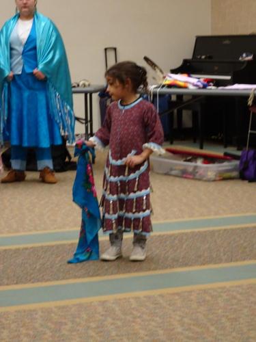 tribal-child-dance-preparation