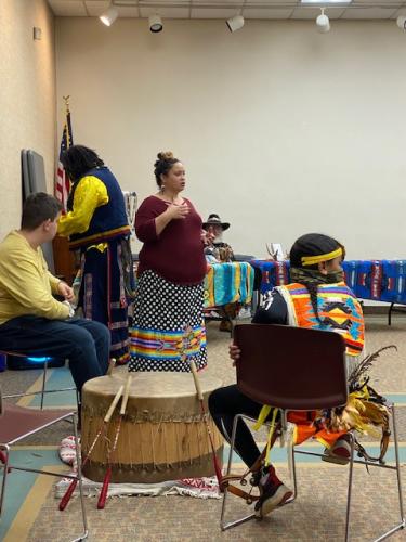 tribal-woman-explaining-dance